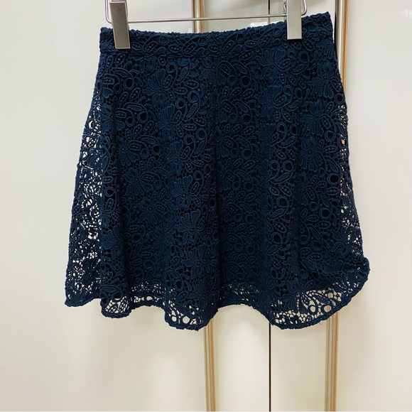 NWT Club Monaco Mini Skirt Embroidered . Navy with navy...